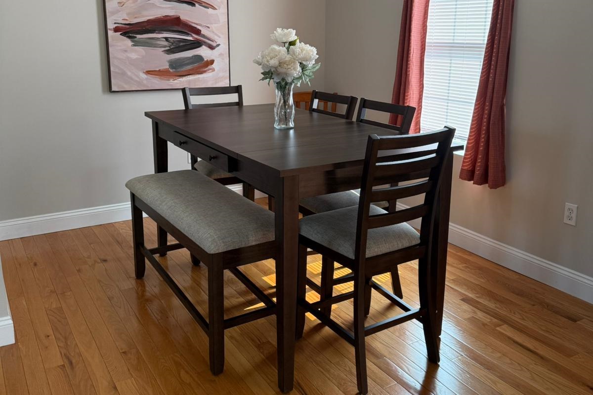 Kitchen table - seats 6 - 8