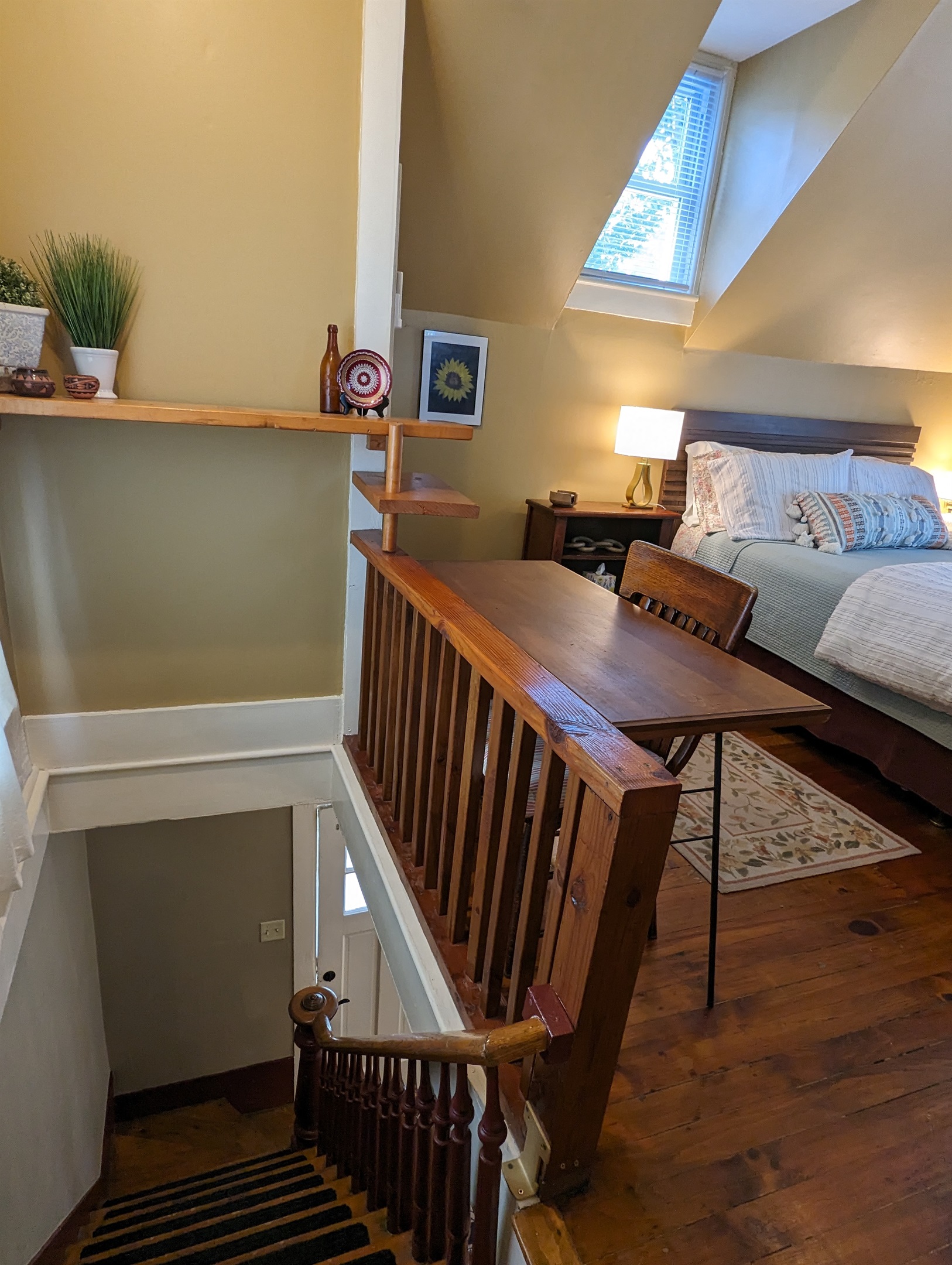 2nd floor Queen/ desk and stairs down