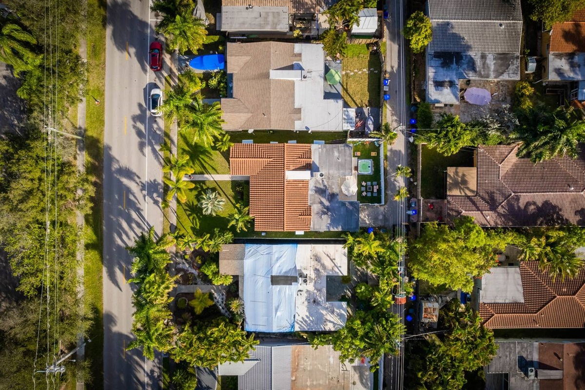 Just a 5 minute walk to Hollywood Beach Boardwalk is this lovely Bungalow tucked in a safe family-friendly neighborhood