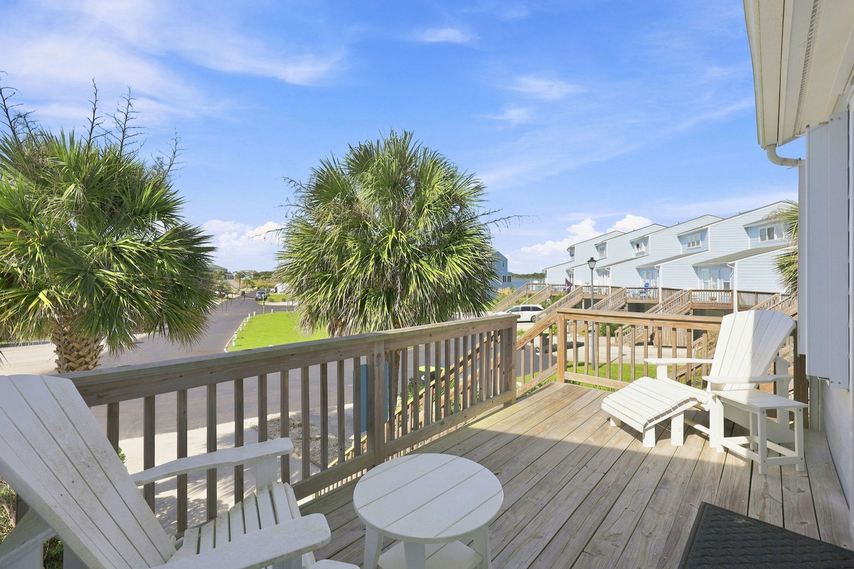 Relax surrounded by lush palm trees and a classic seaside atmosphere.
