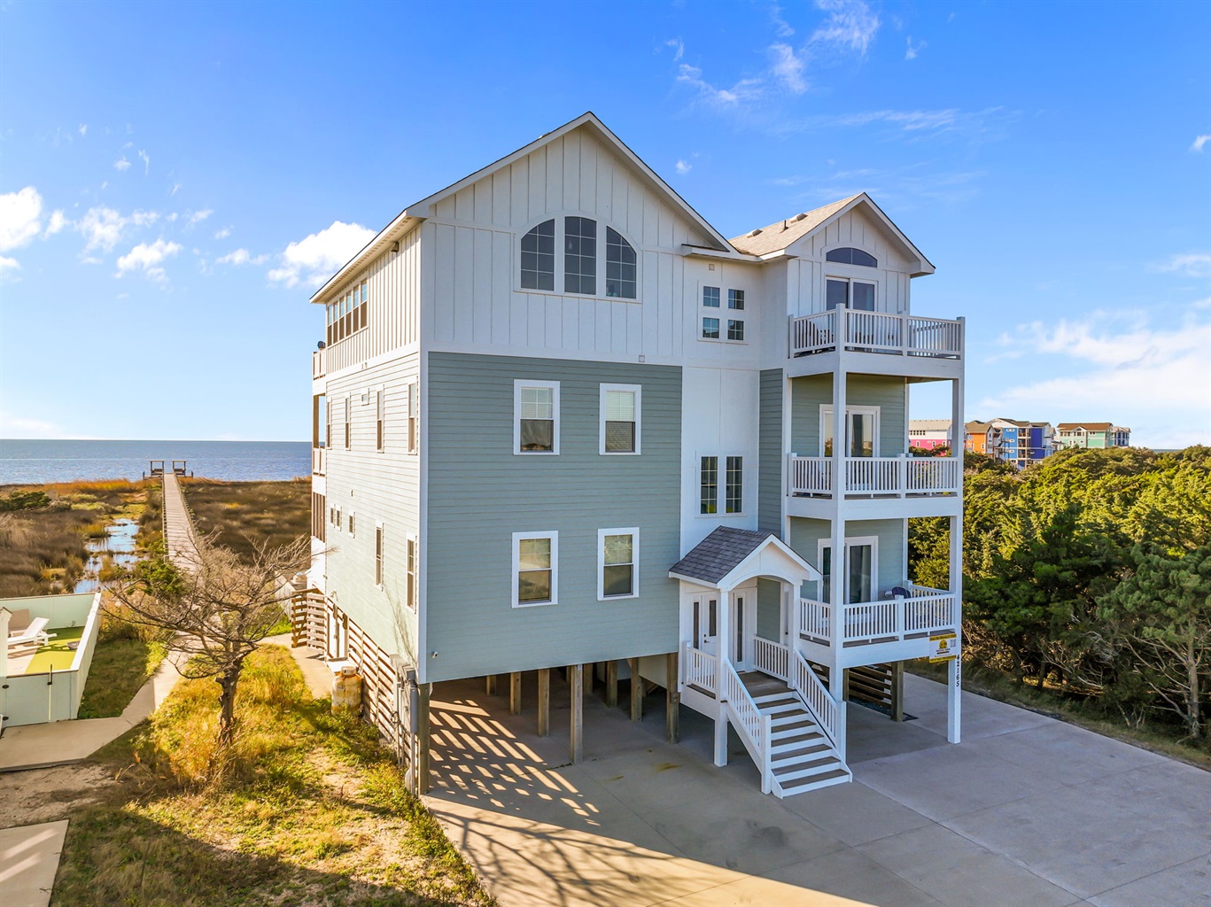 Sound Front 10BR Vacation Rental 