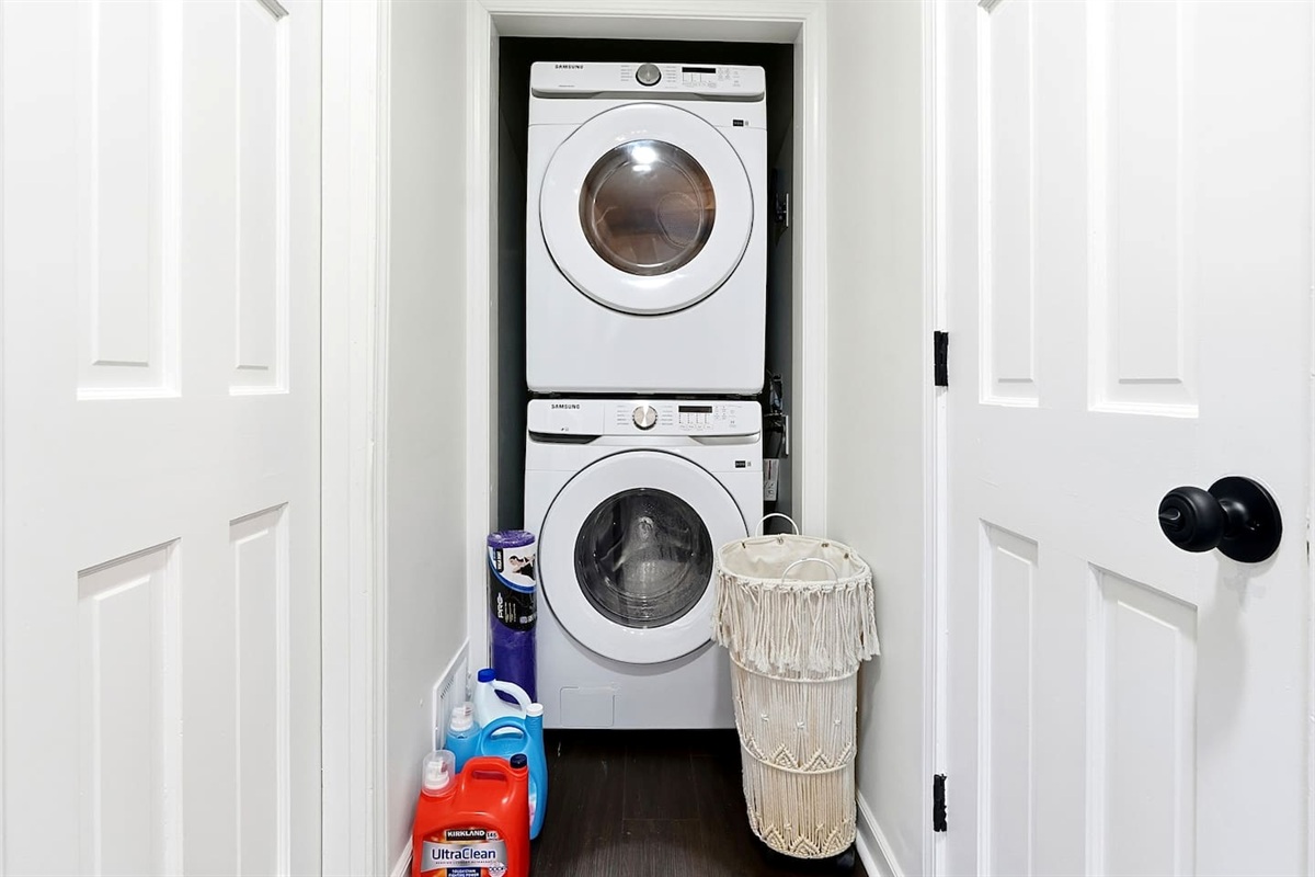 We have a washer and dryer available for use during your stay. We also provide complimentary detergent pods. 