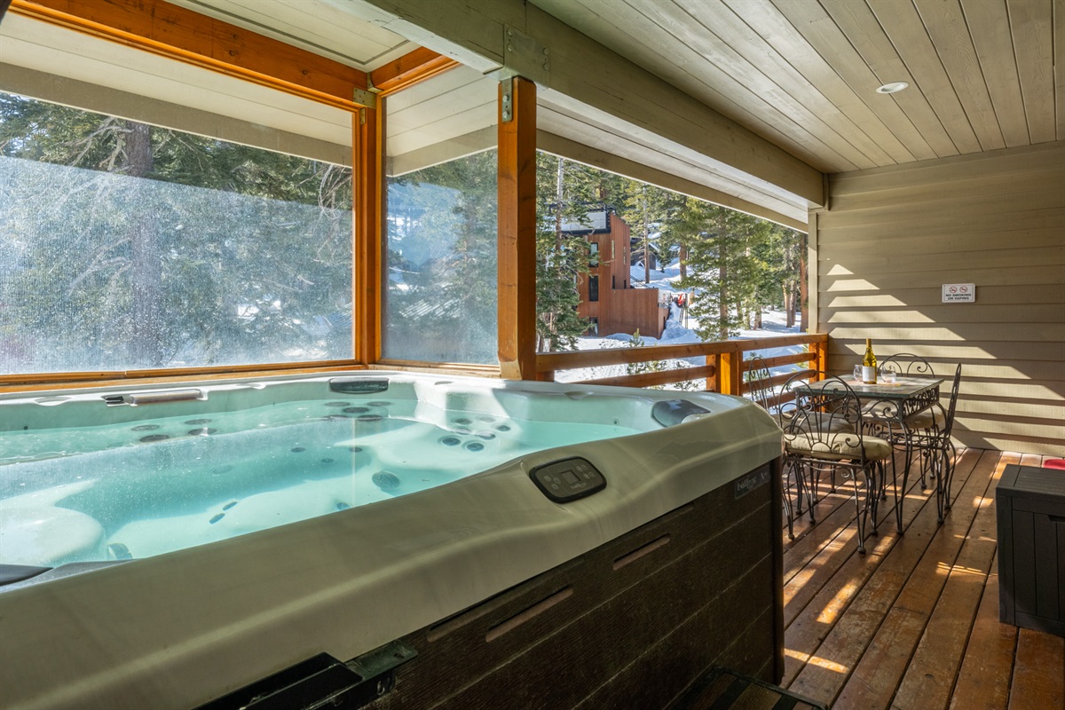 With the Penthouse Combination, you'll enjoy mountain views, a private hot tub and sauna—all on your private, expansive south-facing balcony.