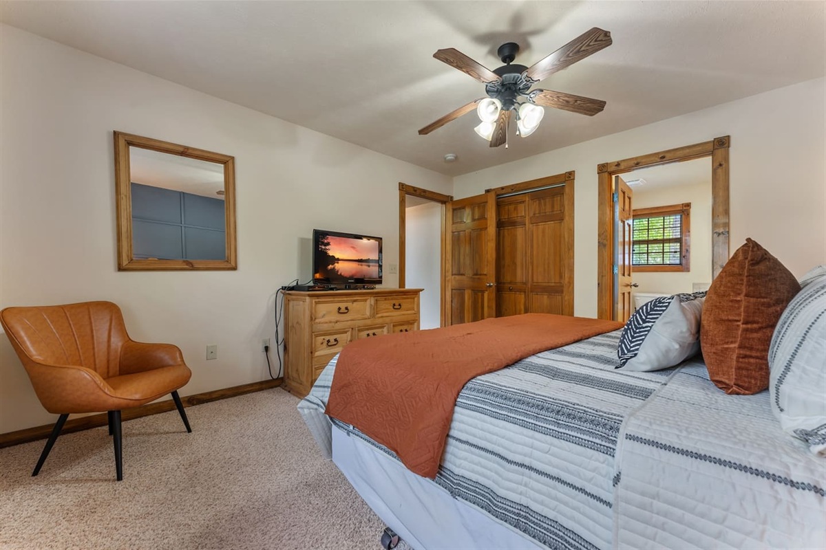 Your own quiet retreat with a king bed, Smart TV and private ensuite, perfect for winding down at the end of the day.