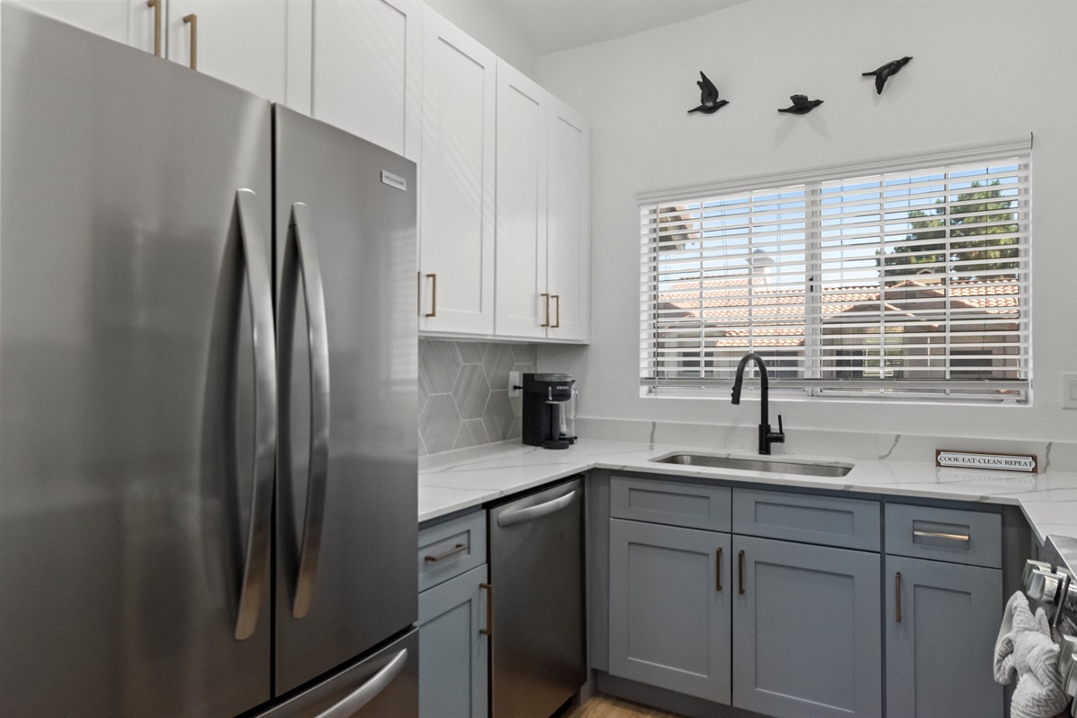 Kitchen fully set up for your comfort and convenience.