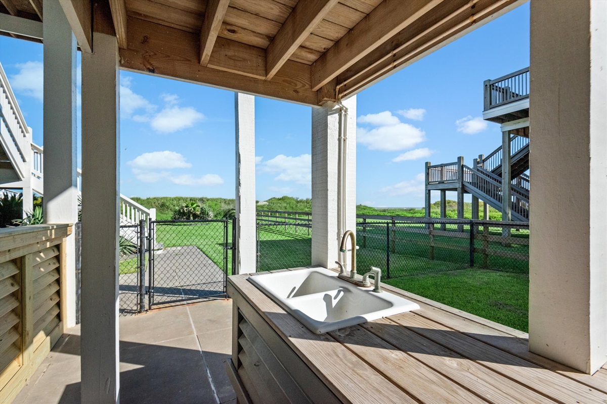 c347c94376fa42158682c3670b03d2ce Large | Beachhouse | Texas | TX | Vacation Homes | Galveston | Crystal Beach | Kokomo | Breezy Days | Beachfront Elegance | Sunrise Serenity | Southern Sands Property Management, LLC