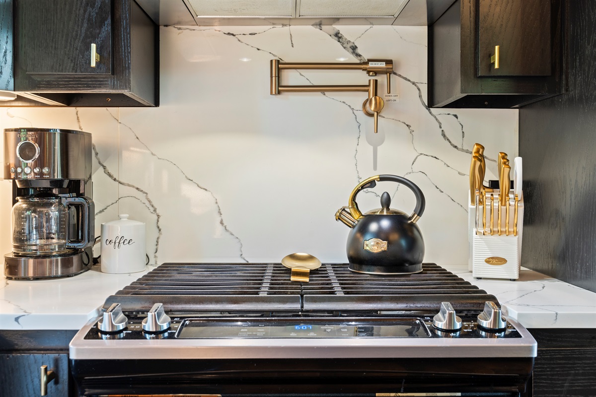 High-end appliances and thoughtful design make this kitchen a chef’s dream.