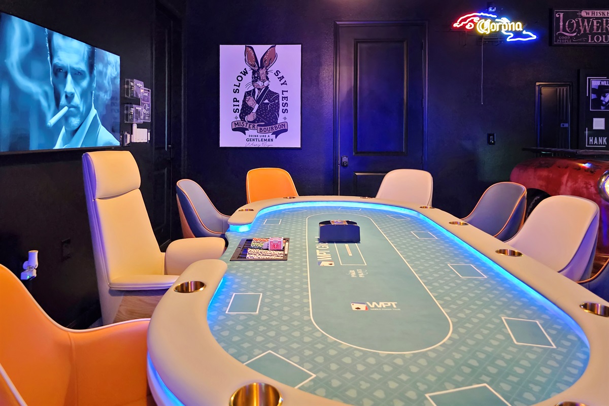Vegas style poker table with 10 chairs!