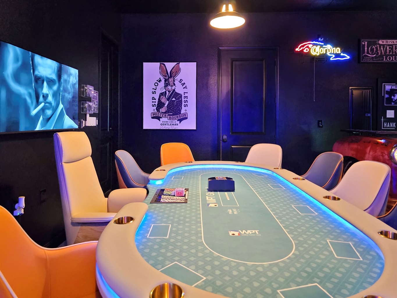 Vegas style poker table with 10 chairs!