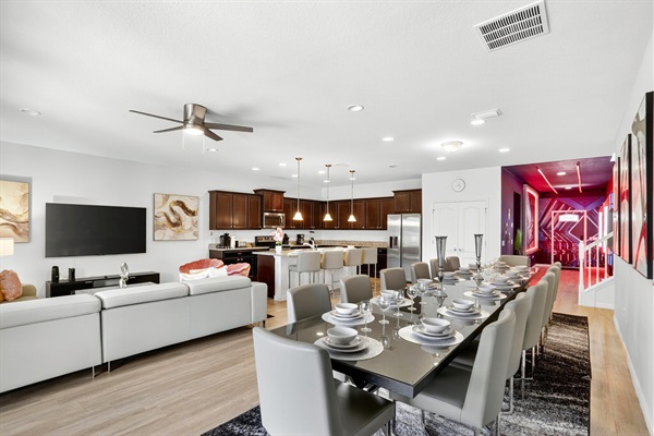 Dining Room (Seats 12)