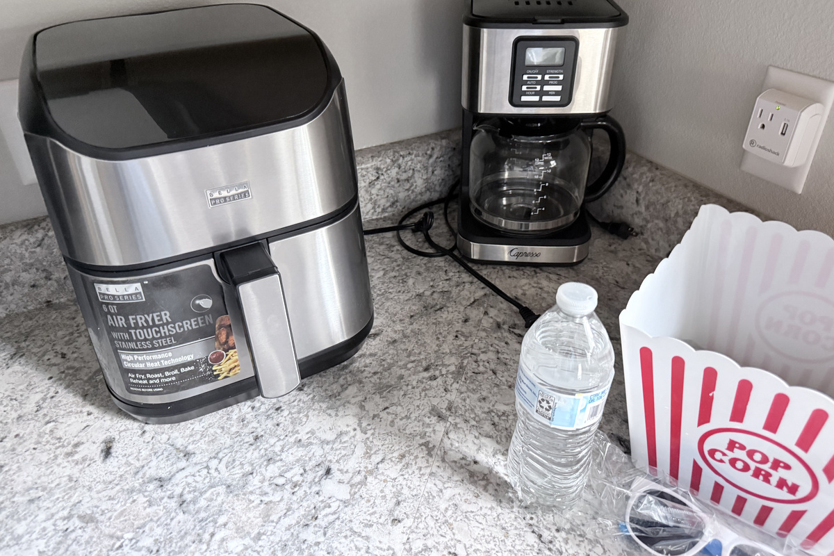 Air fryer provided for quick meals