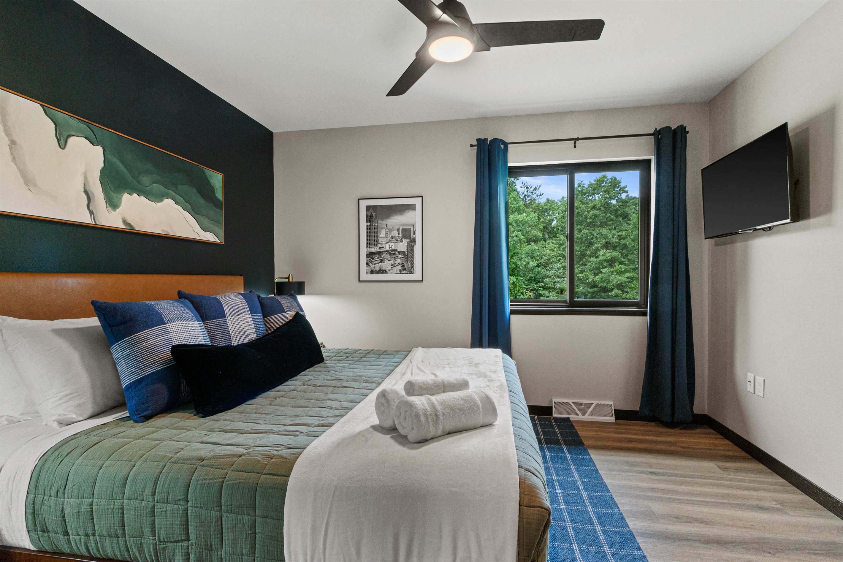 Bedroom 2 - King bed