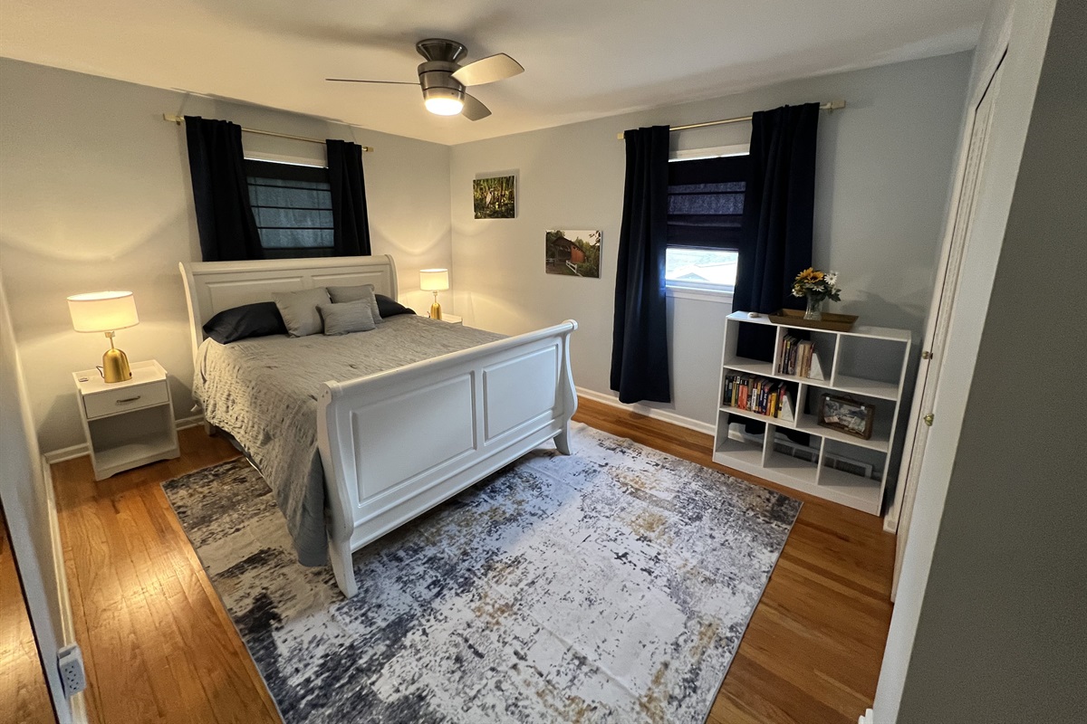 Guest Bedroom - Queen