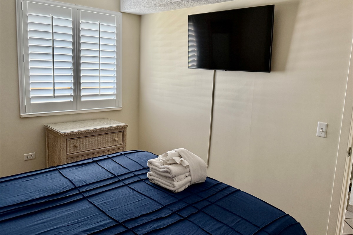Queen Bedroom