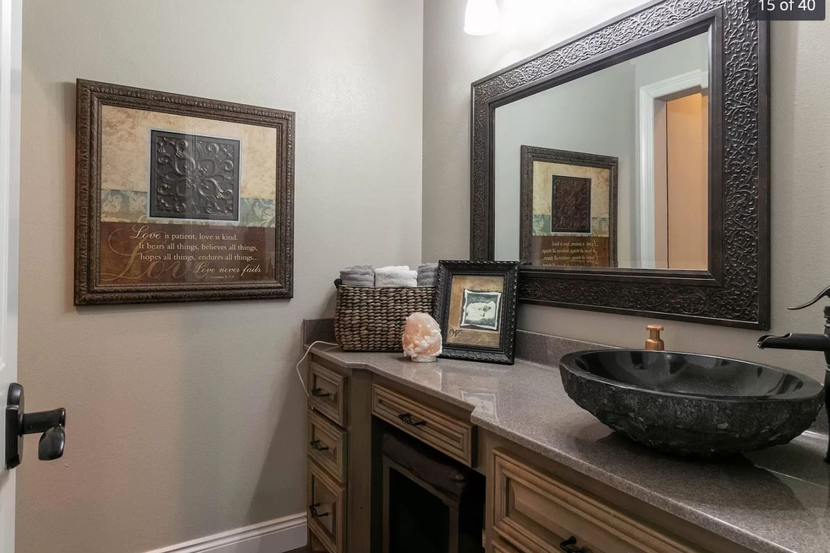 Downstairs full bathroom