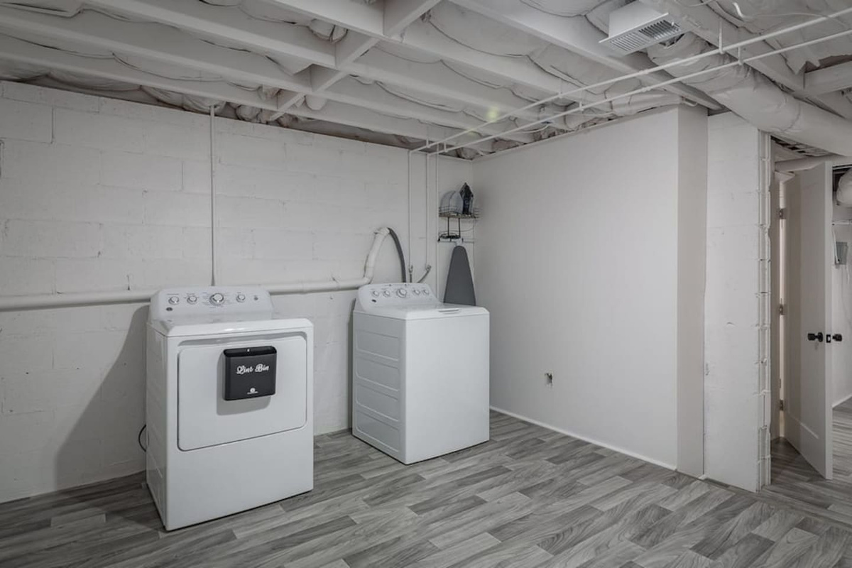 Basement laundry room