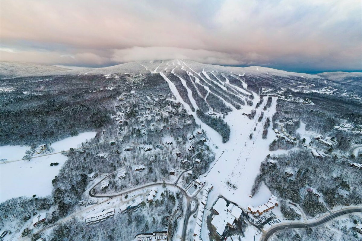 Okemo Mountain ready for the your whole family to ski, only 15 minutes away from the home! 