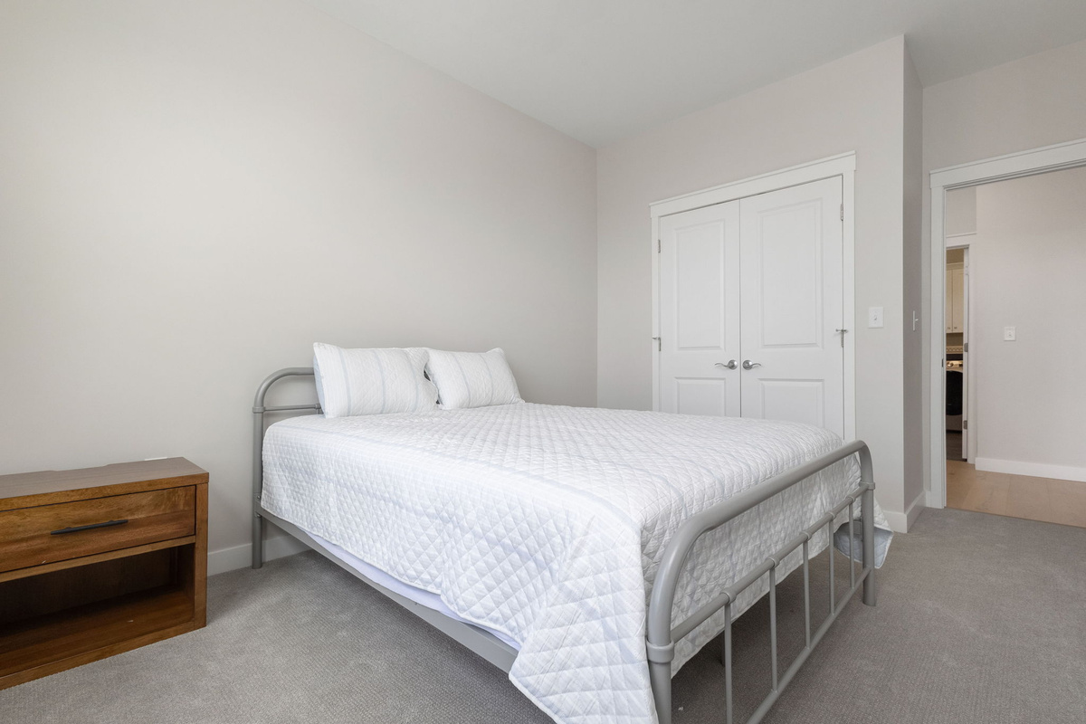 Queen Bedroom