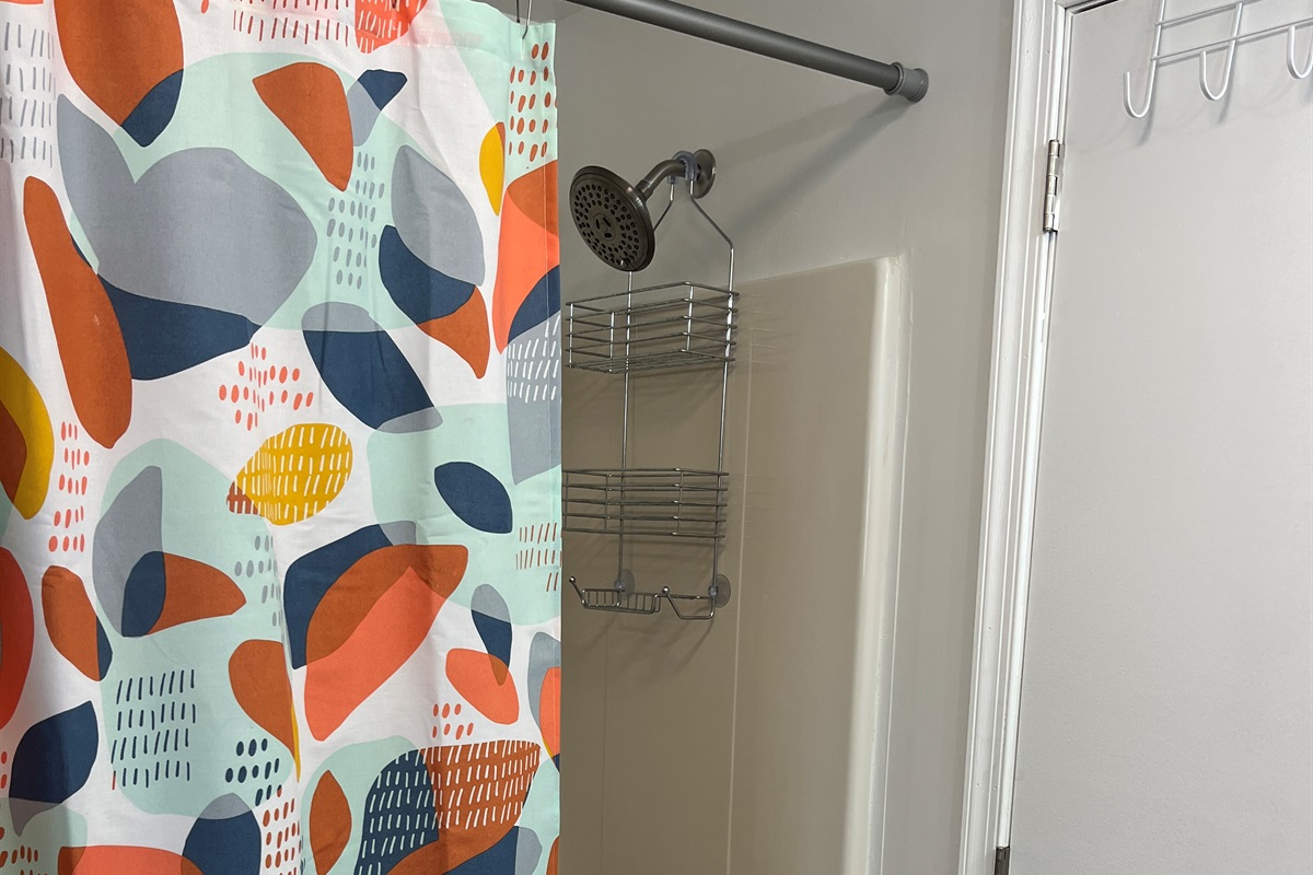 1st floor bath with tub/shower