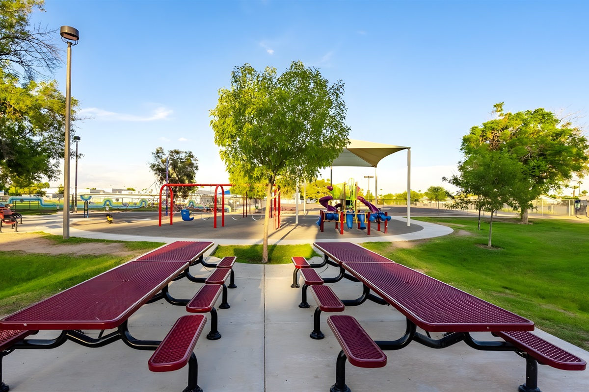 Walk to beautiful Selleh Park to enjoy the duck pond and fun playground