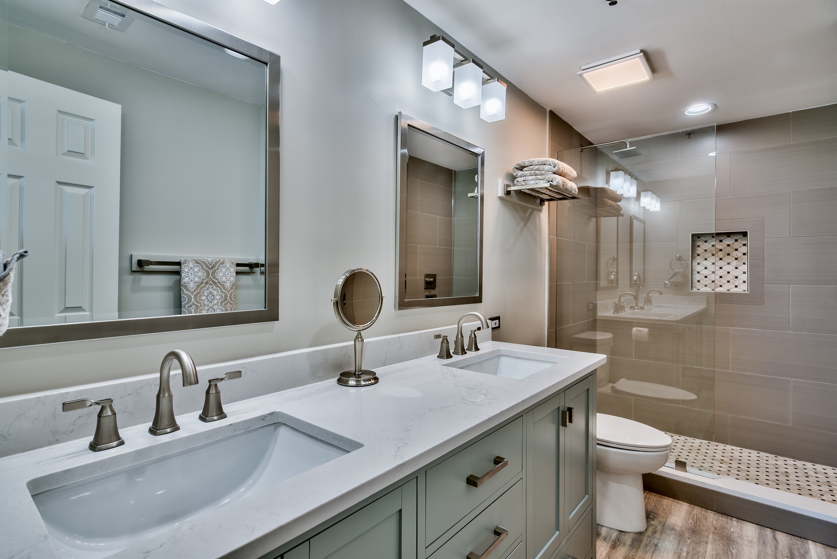 En Suite Master Bathroom