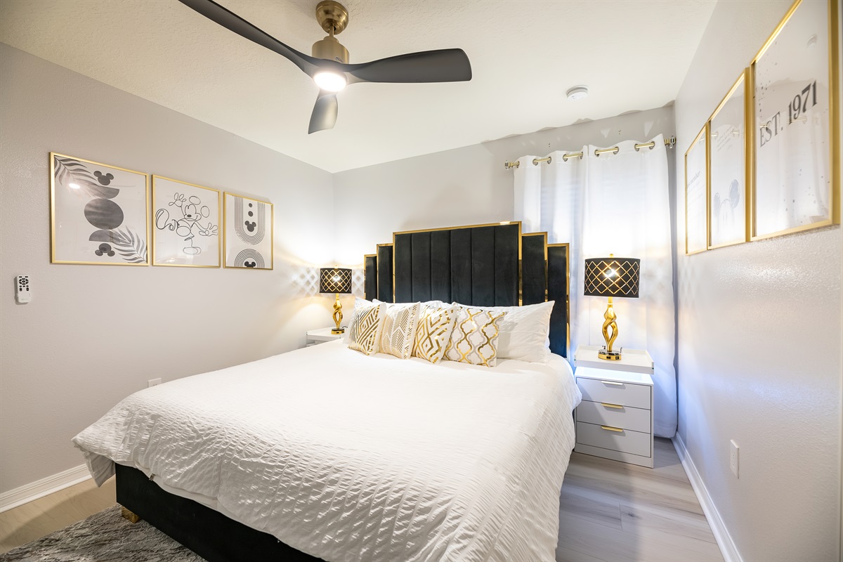 Bedroom 5 with King Bed - Classic Disney