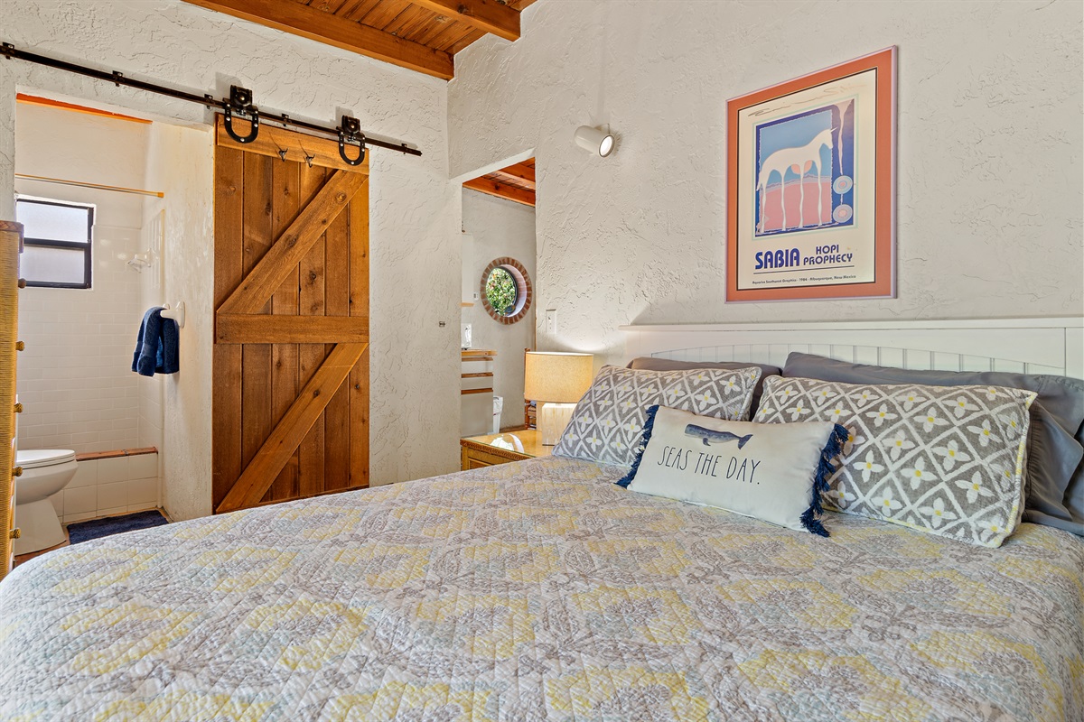 Bedroom with Queen Bed