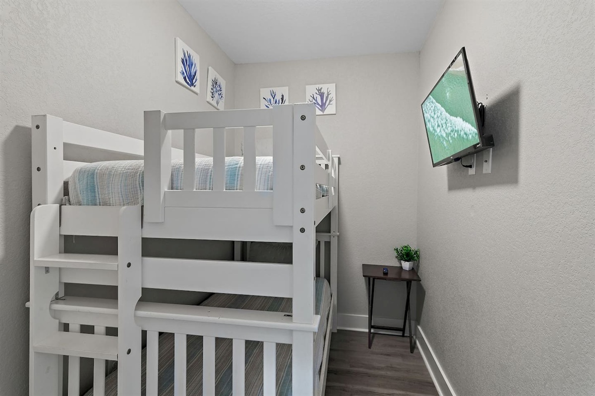 Bedroom #6: Bunkroom