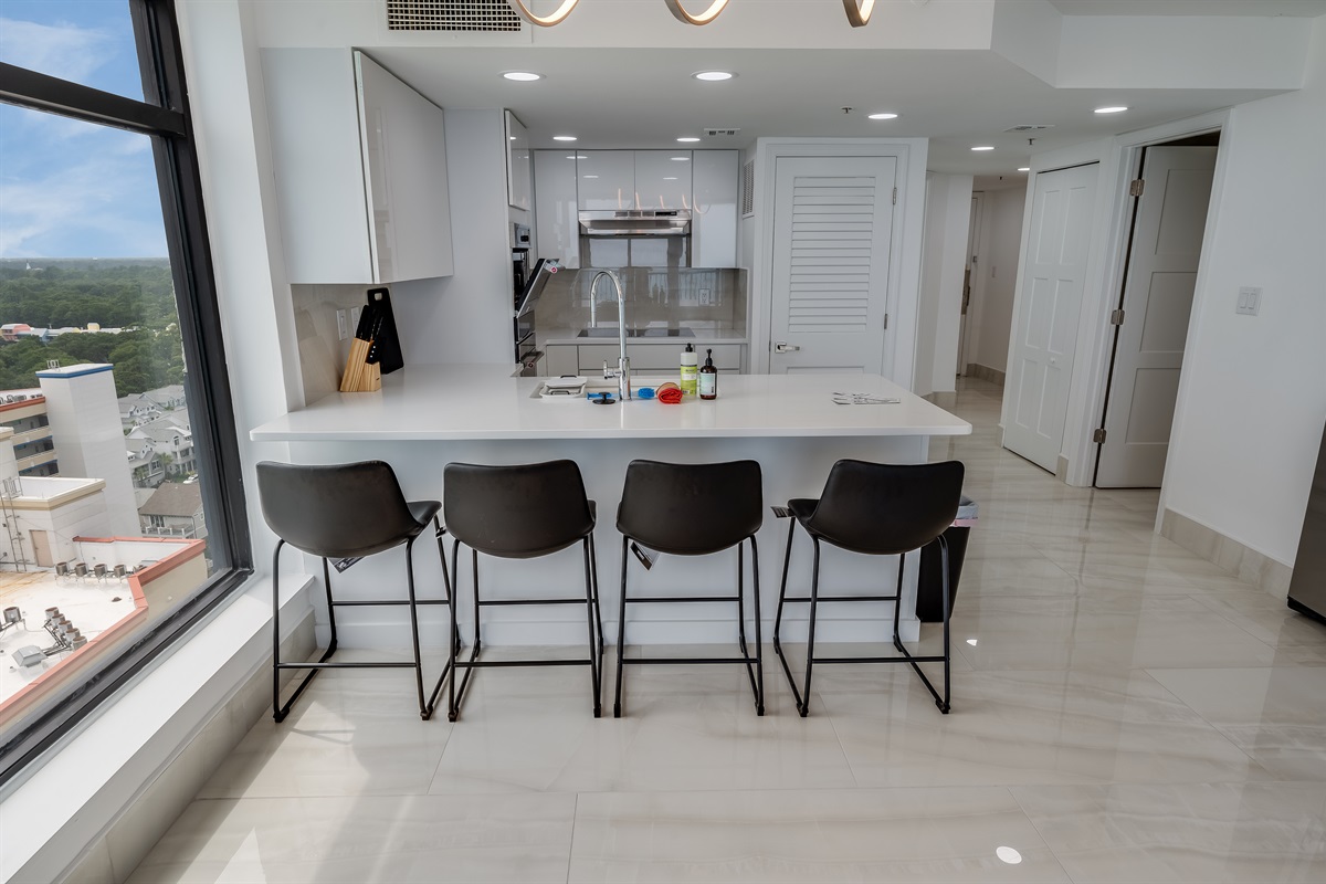Full-Sized Kitchen