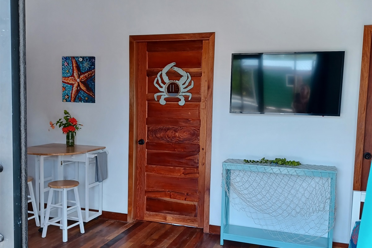 Starfish sitting area with TV