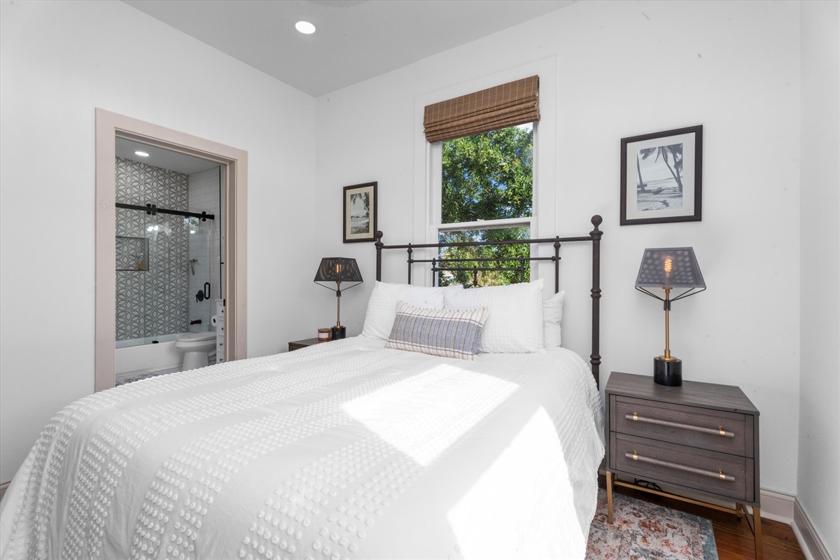 c3eb5ba2c4484a30be3a080331e6f51d Large | Beachhouse | Texas | TX | Vacation Homes | Galveston | Crystal Beach | Kokomo | Breezy Days | Beachfront Elegance | Sunrise Serenity | Southern Sands Property Management, LLC