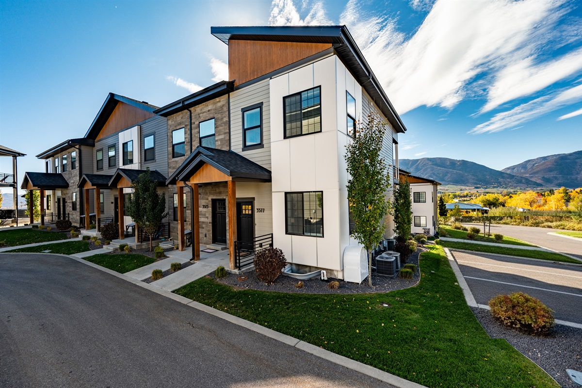 End unit of Gone Ski Inn with modern mountain architecture.