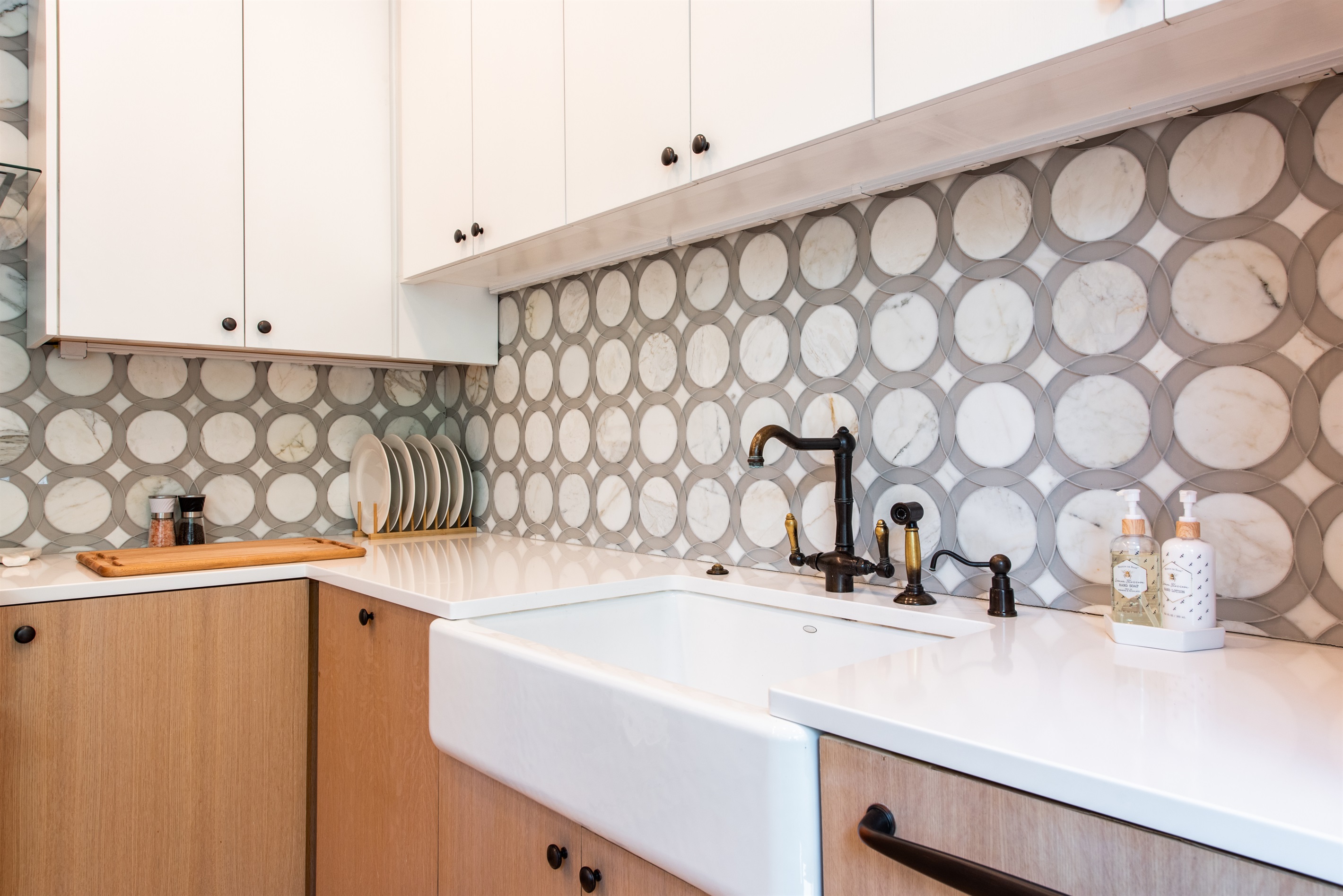 Sleek modern sink, combining style and functionality for a clean, efficient space.