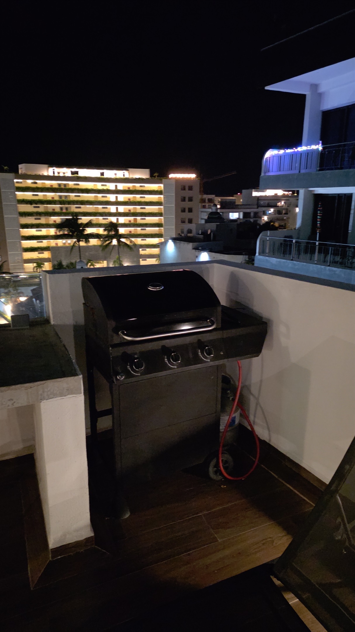 Roof top BBQ with gas