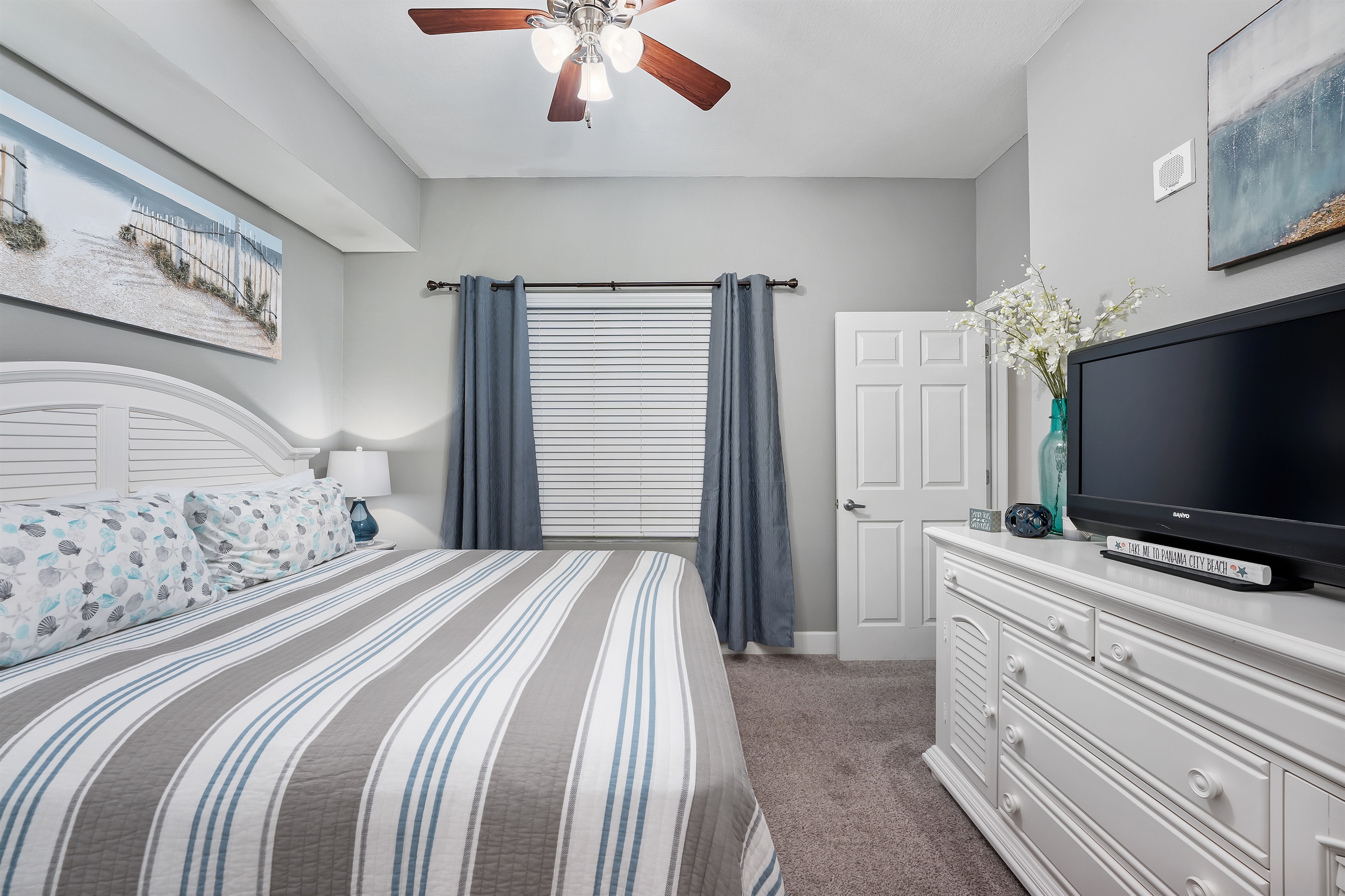 Master king size bed