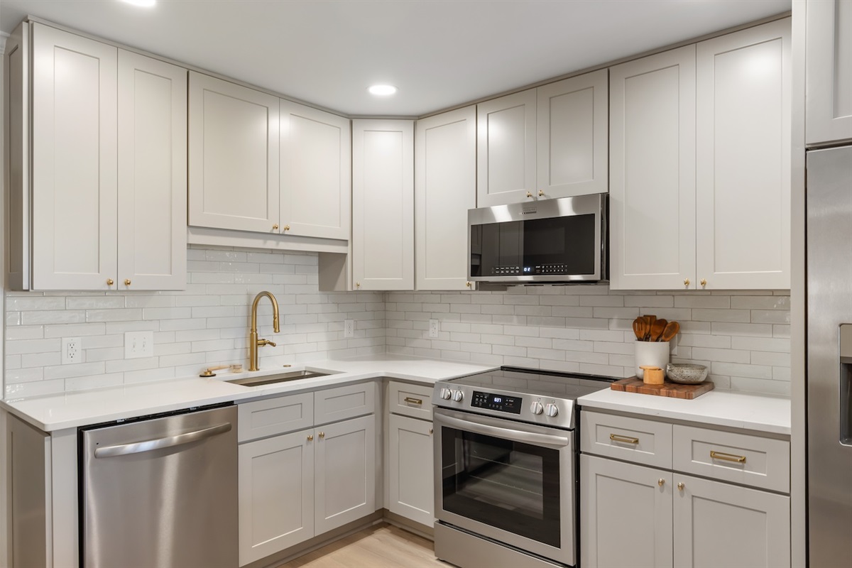 Kitchen | 211C Oceanside Villas | Isle of Palms SC | IOP Escapes