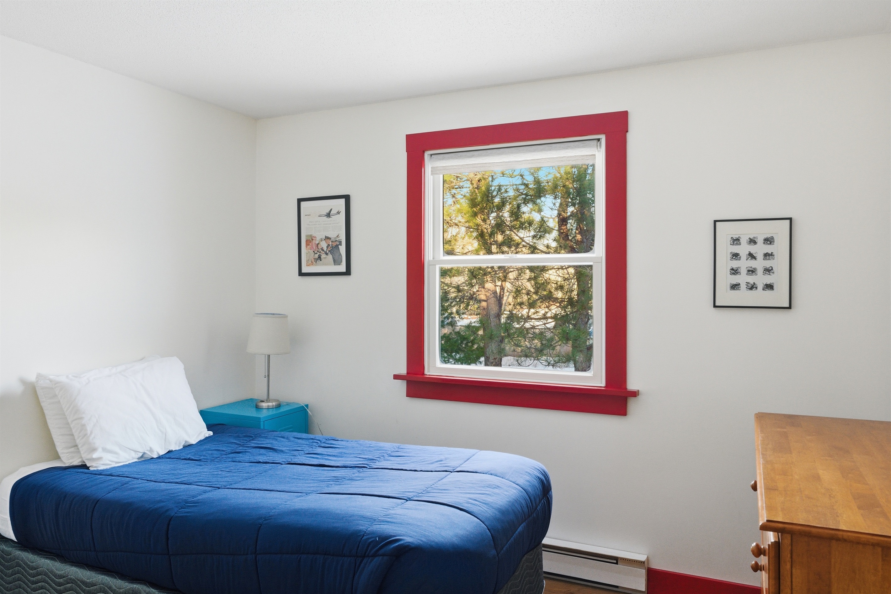 Front Guest Bedroom - Twin