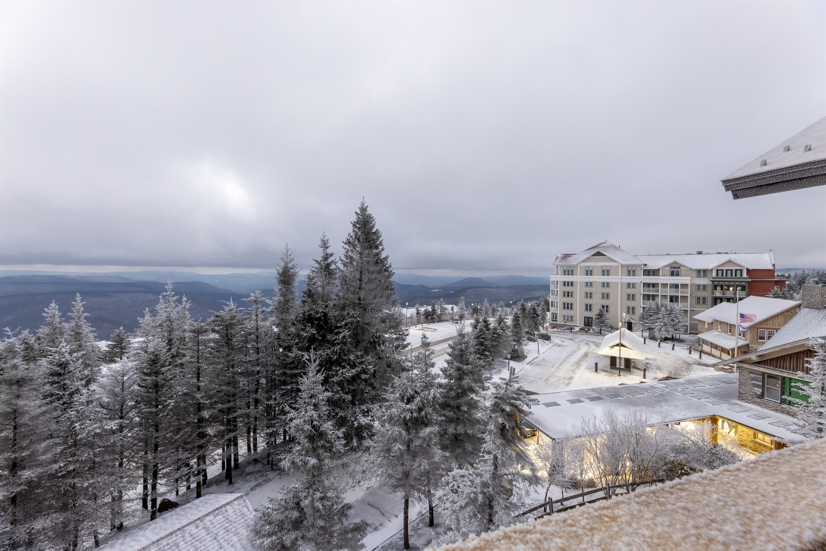 RF312-313|2BR Ski-in/Ski-out | Hot Tub| Sleeps 12 6
