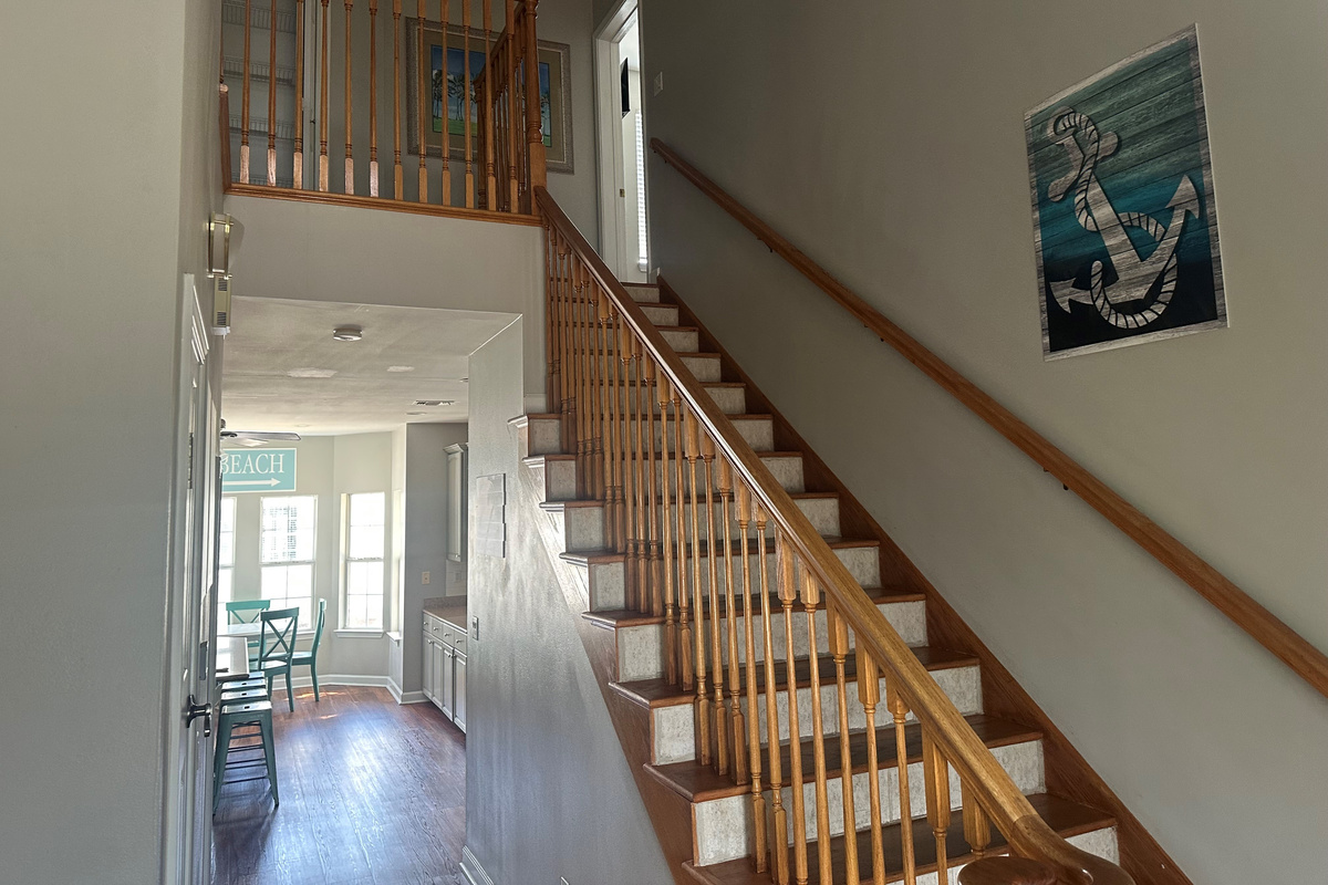 Main Hallway/Stairs