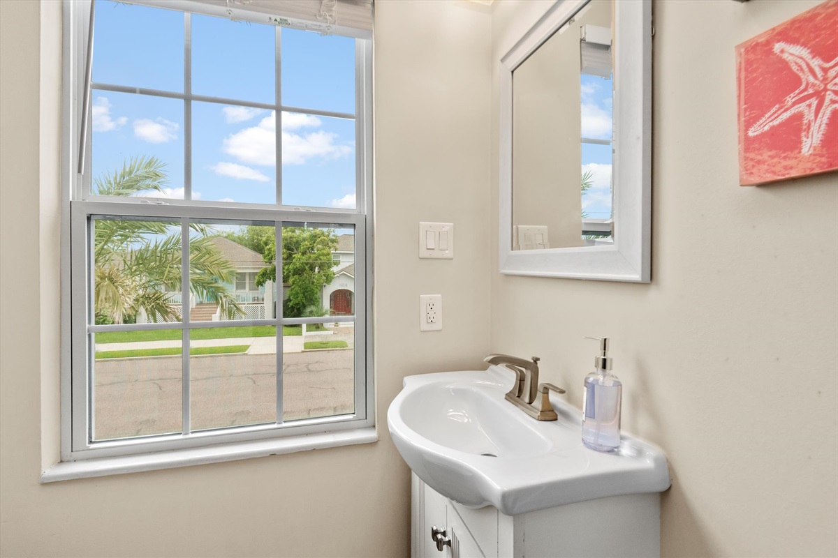 c4350645a3034e648452ed0daa08f3fc Large | Beachhouse | Texas | TX | Vacation Homes | Galveston | Crystal Beach | Kokomo | Breezy Days | Beachfront Elegance | Sunrise Serenity | Southern Sands Property Management, LLC