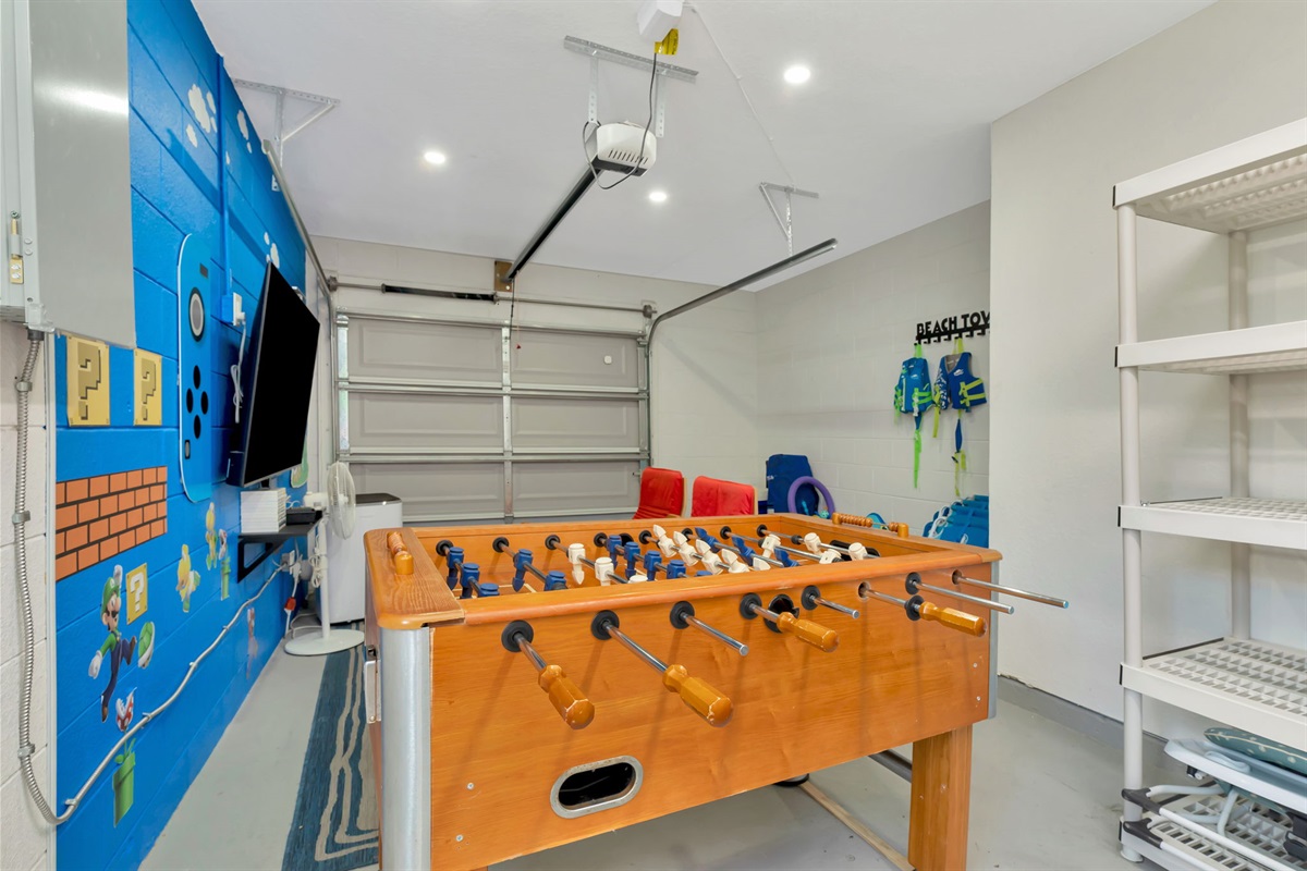 Game room/ garage with fun for everyone!