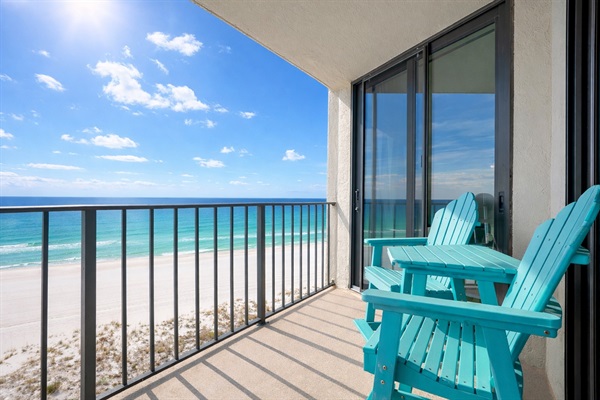 Balcony with seating