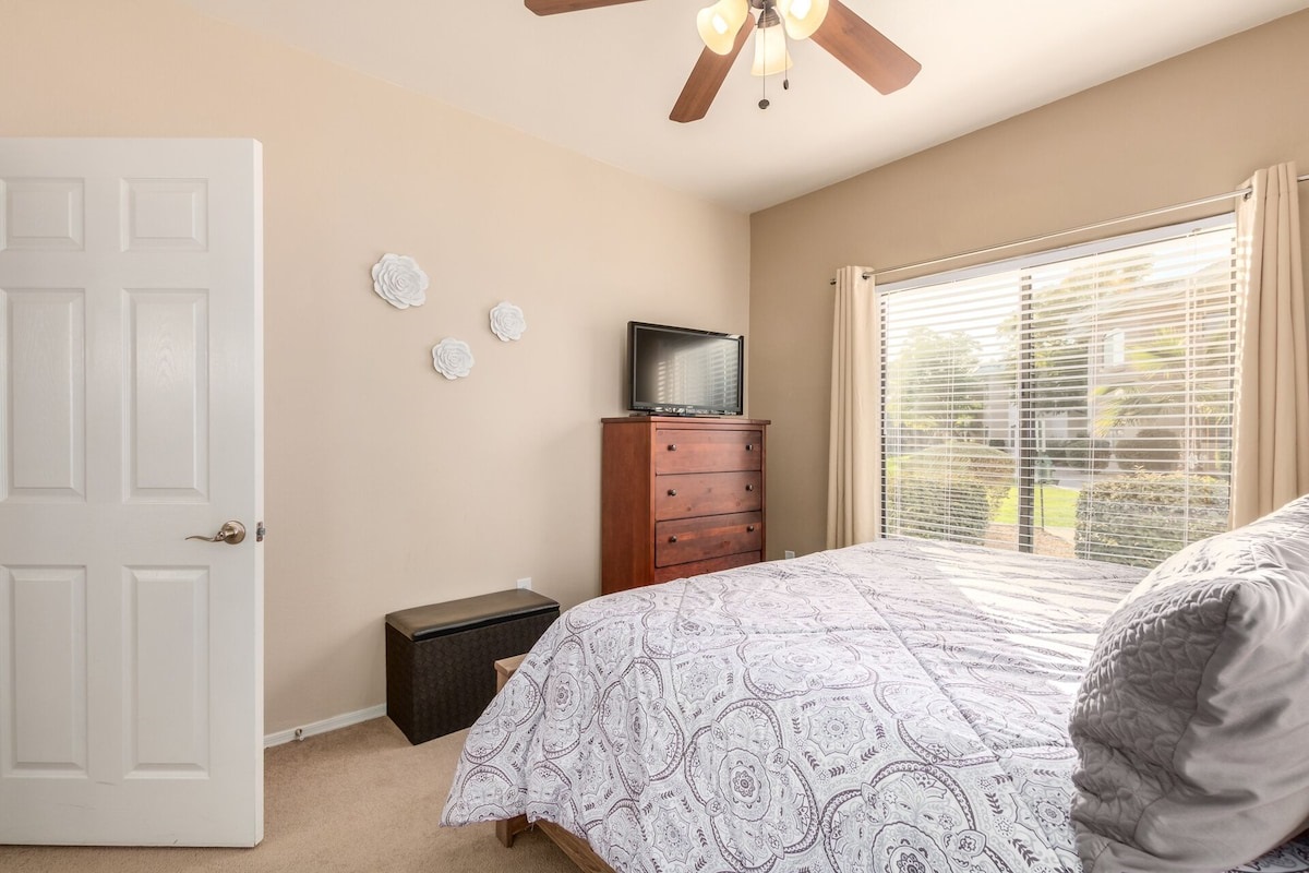 2nd Bedroom split floor plan.