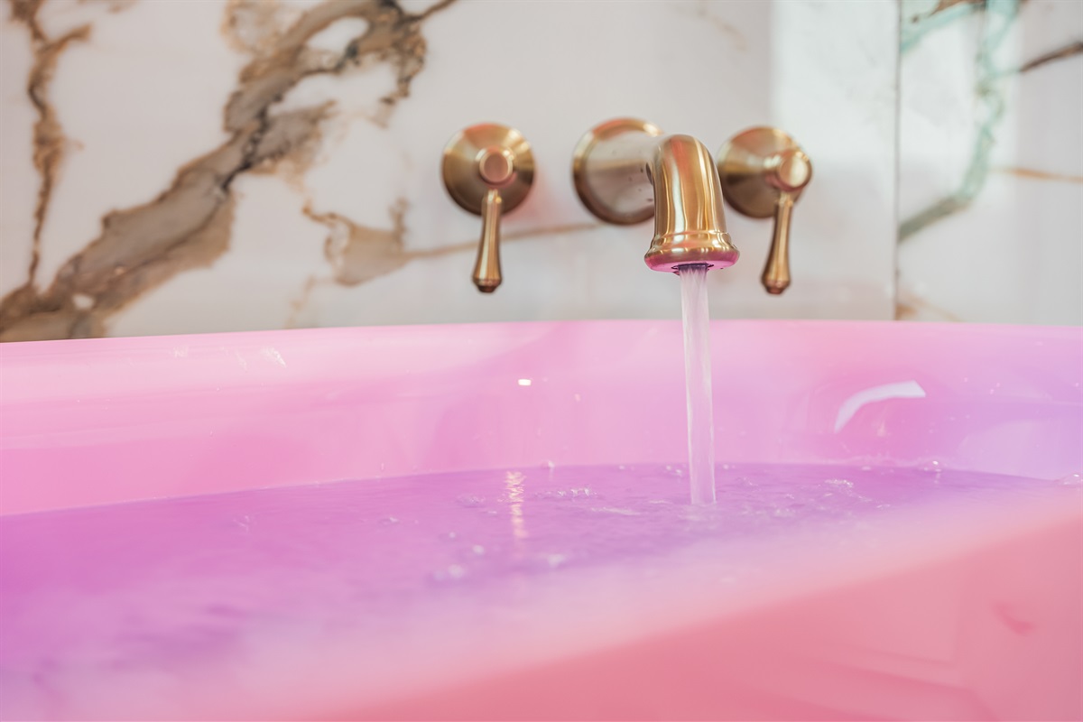 Beachfront Master Suite Soaking Tub | Third Floor