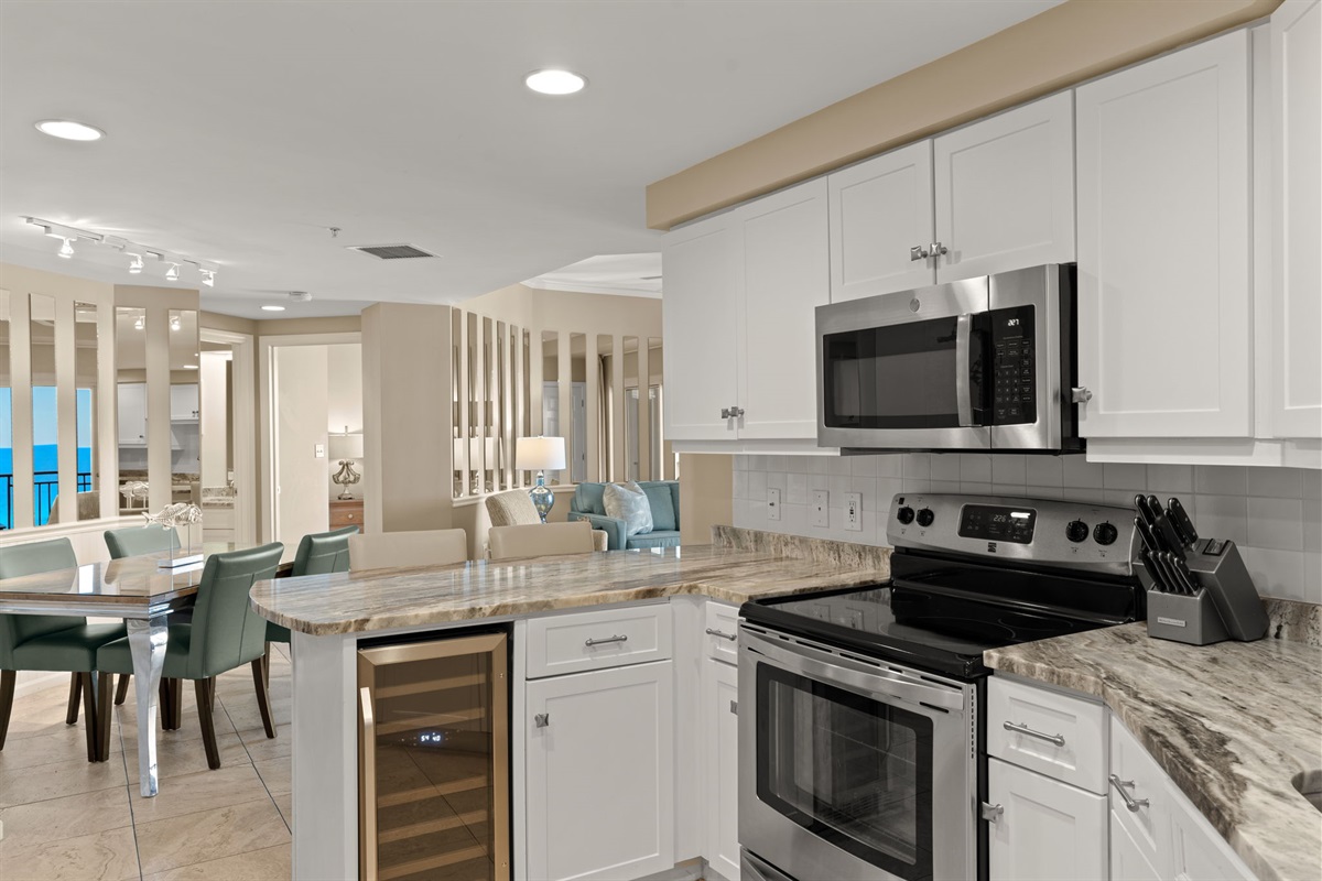 Overlooks Dining/Living