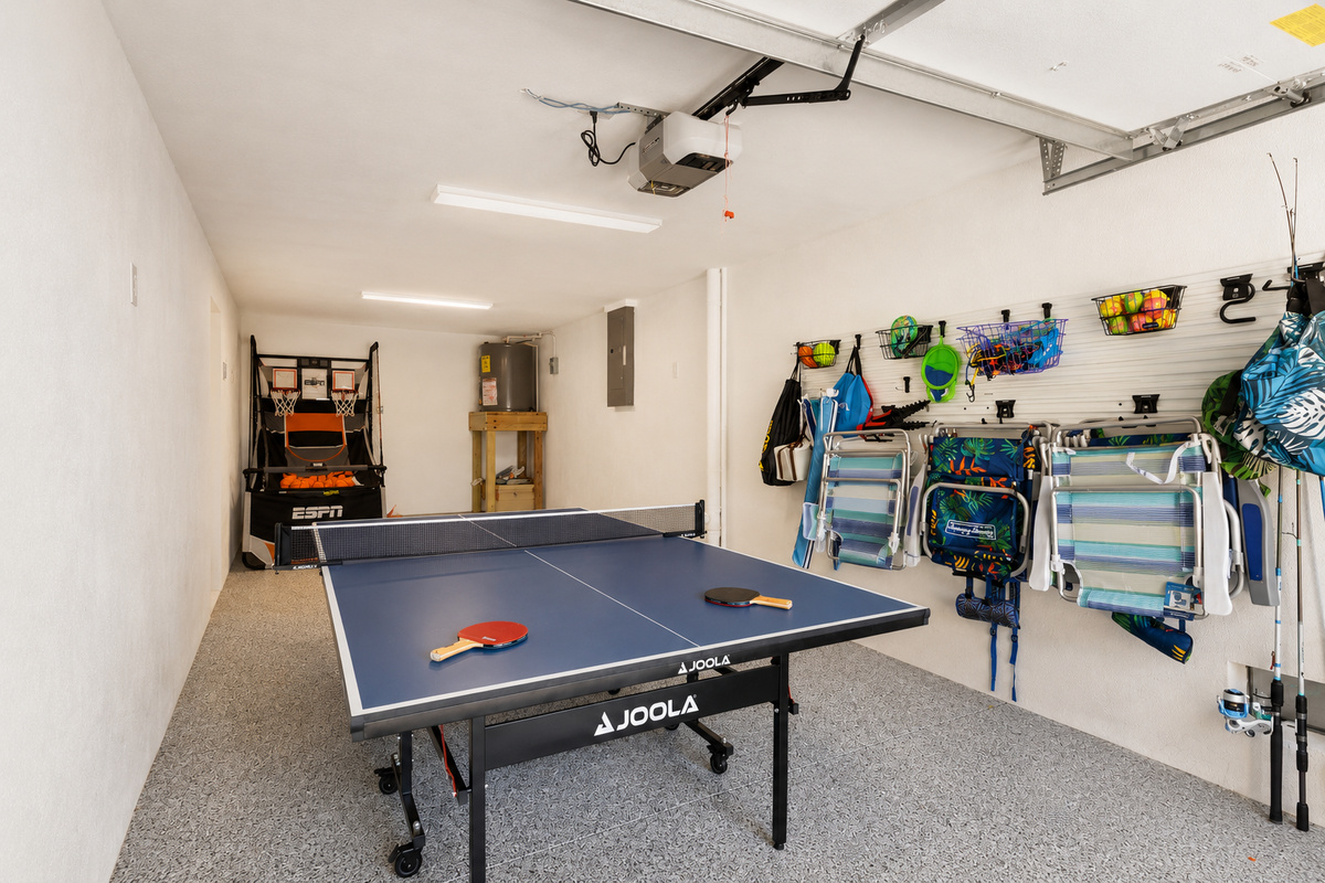 Ping Pong Table & Games - Beach Chairs, tent, umbrella and beach cart 