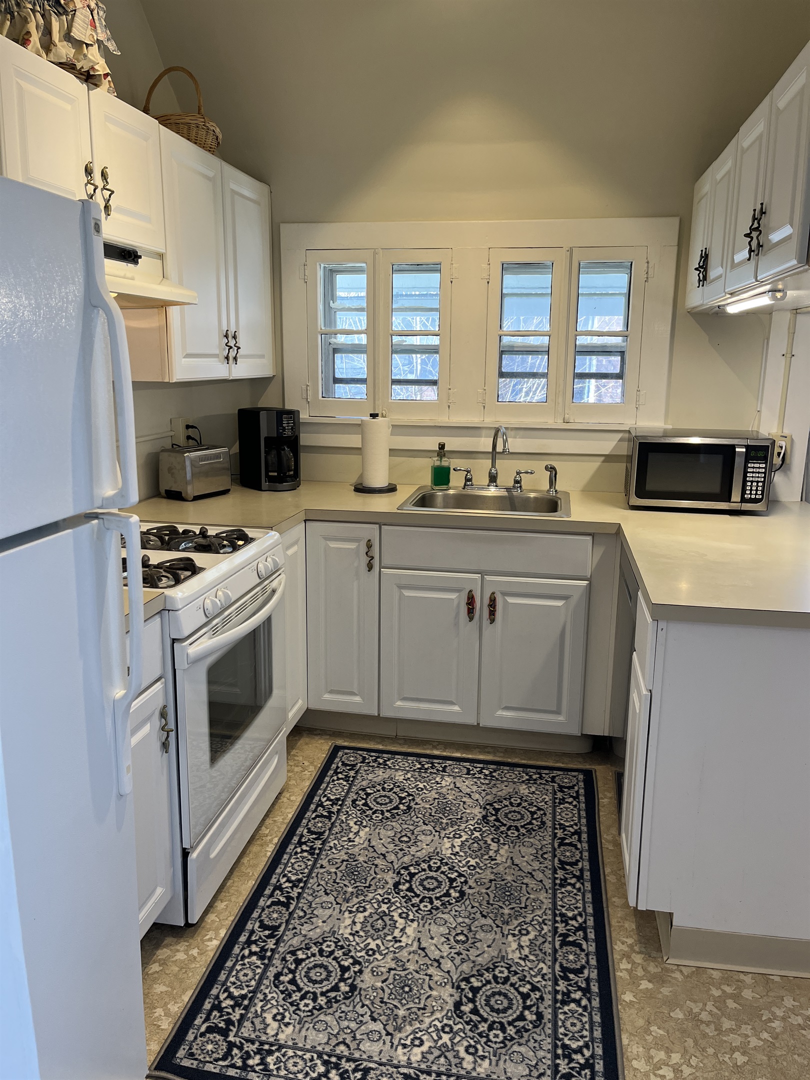 Ample kitchen space for quick meals After the Game