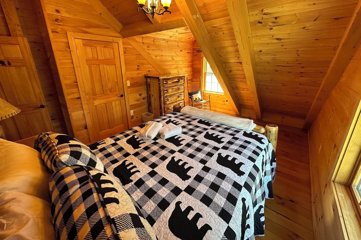 bedroom # 2 on 2nd floor (Queen bed)