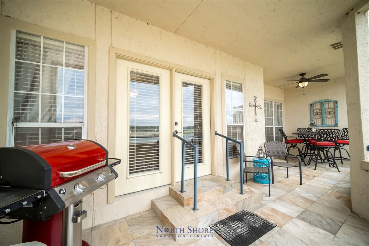 Spacious Patio with Grill & Dining Table