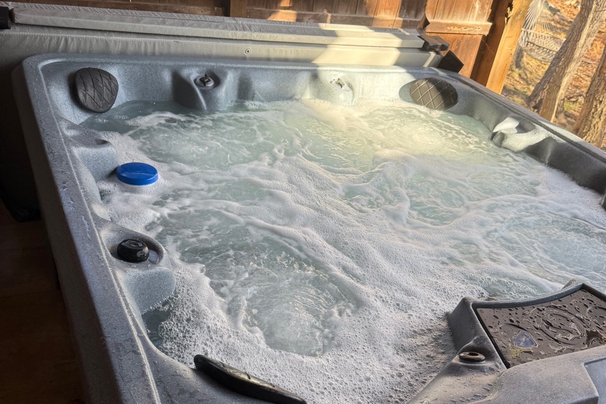 New, 2026, six-person hot tub!